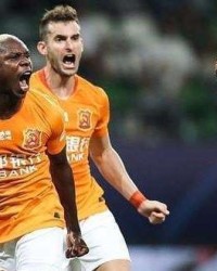  奥格斯堡顽强防守战平多特蒙德抢下一分