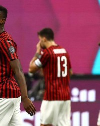  蓝黑军团强势登顶意甲积分榜领跑群雄