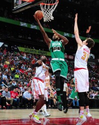  水晶宫锋霸独中两元，老鹰主场力克劲敌全取三分